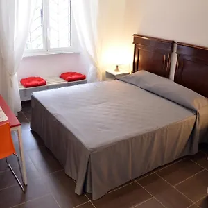 Maison Colosseo Guest house Rome