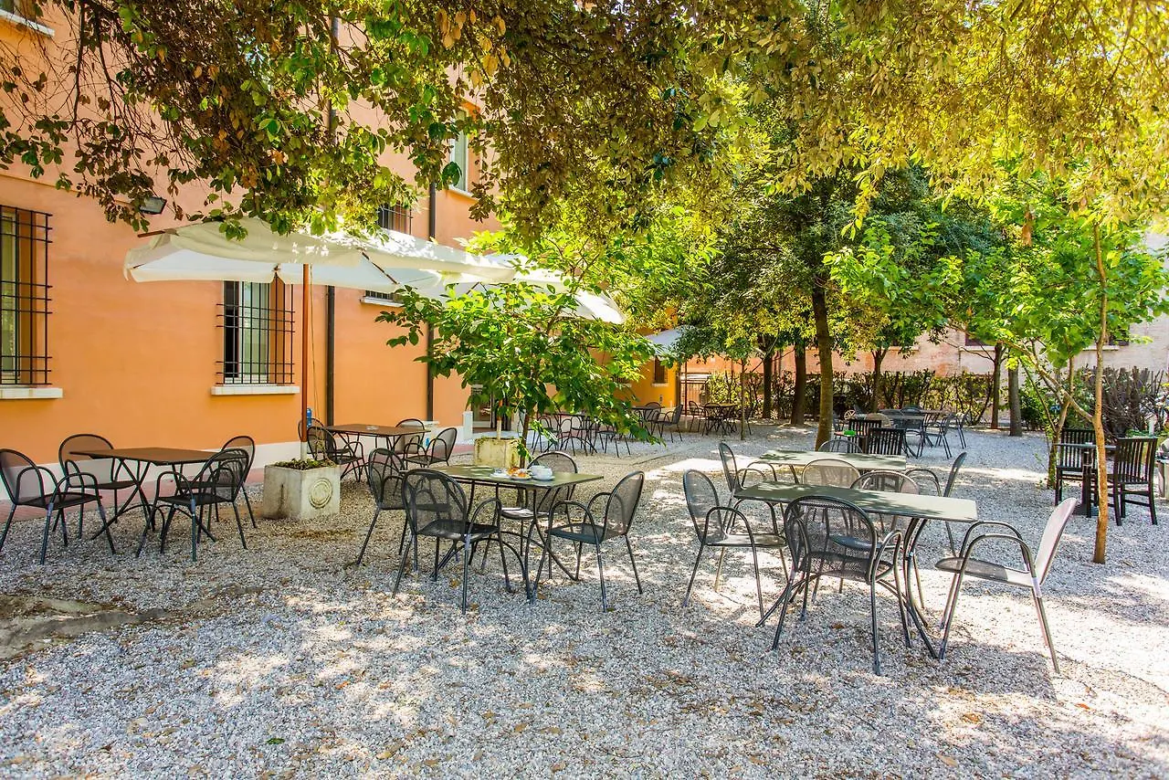 Student'S Hostel Estense Ferrara